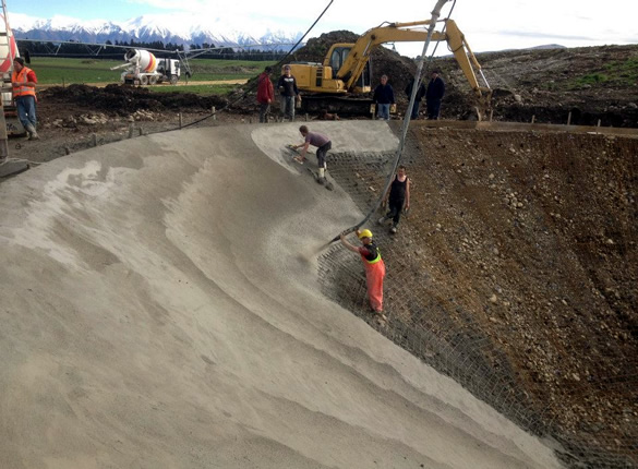 Spraying Shotcrete for effluent tanks